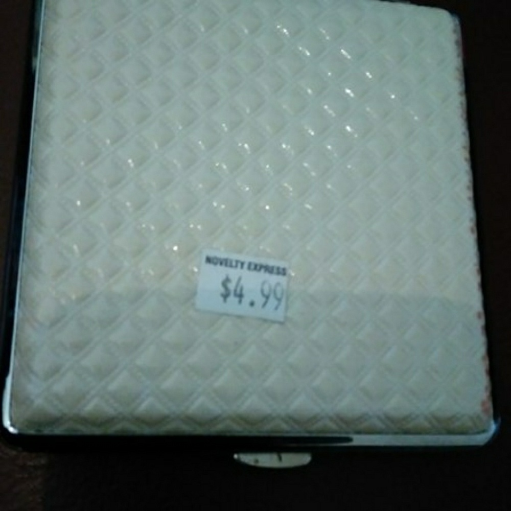 WHITE CASE - Picture 2 of 2